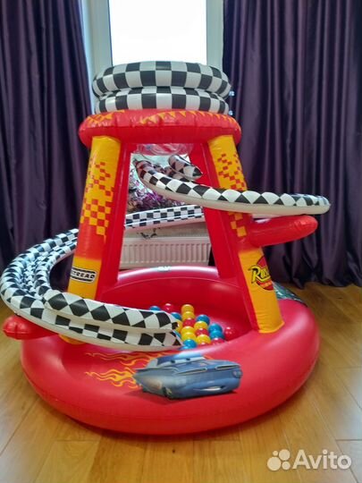 Надувной бассейн с шариками/игровой центр