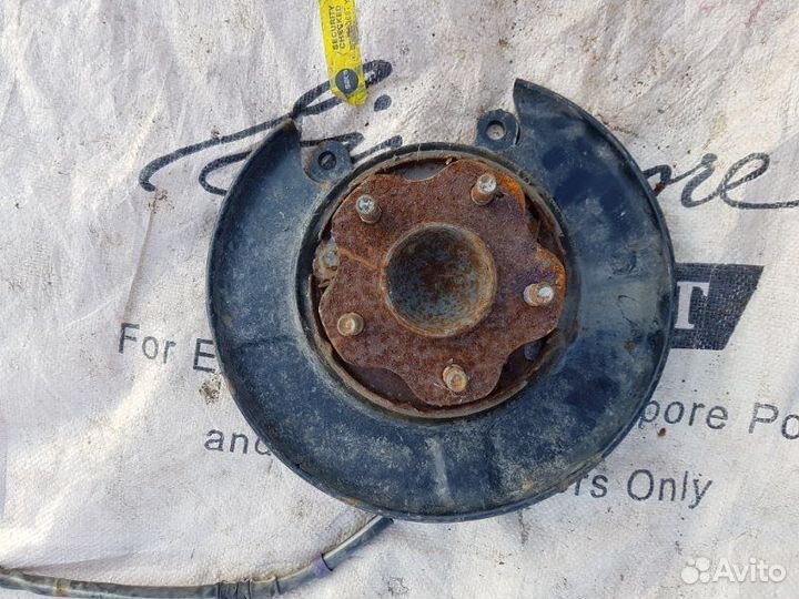 Ступица задняя левая Nissan Juke F15 2011