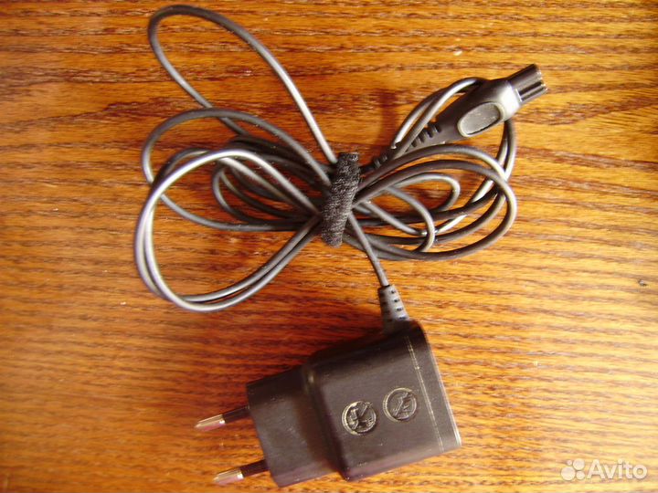 Зарядное устройство к телефонам