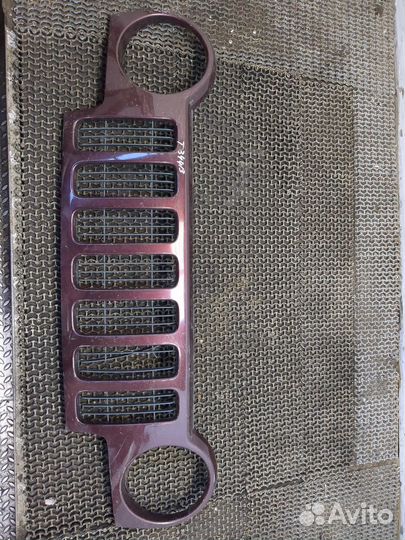 Решетка радиатора Jeep Liberty, 2004