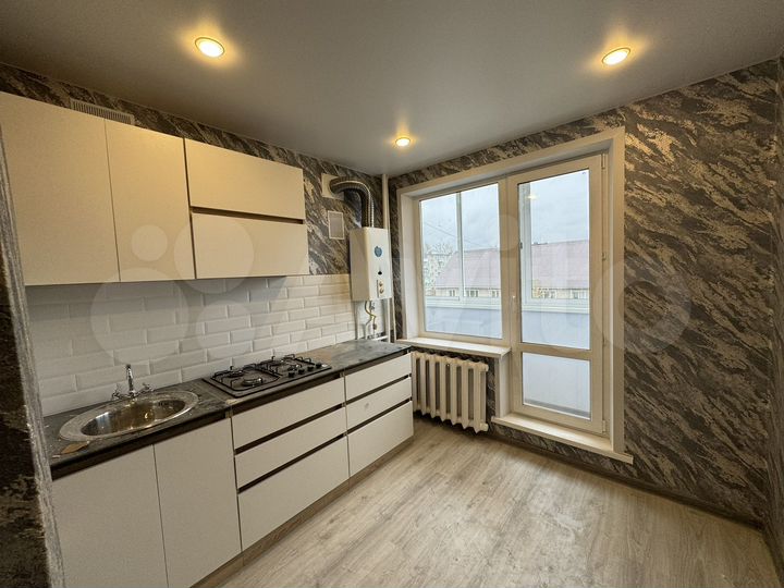 2-к. квартира, 50 м², 3/5 эт.