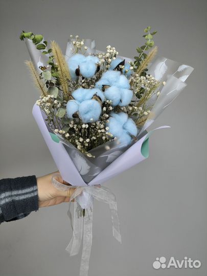 Букет с голубым хлопком