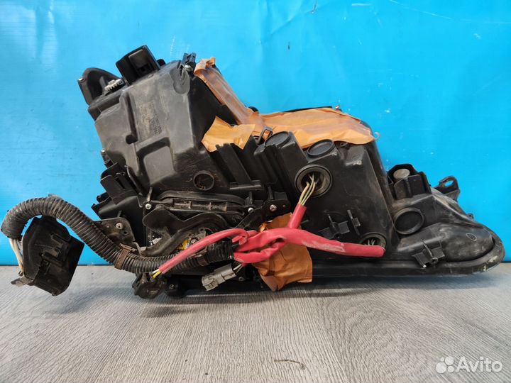 Фара левая Lexus IS 2 2005-2013