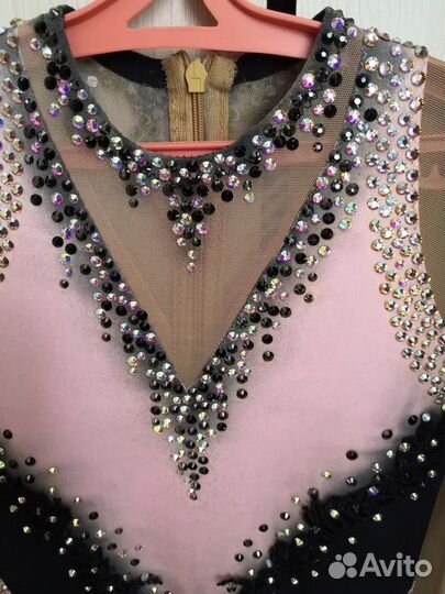 Платье для выступления по фигурному катанию