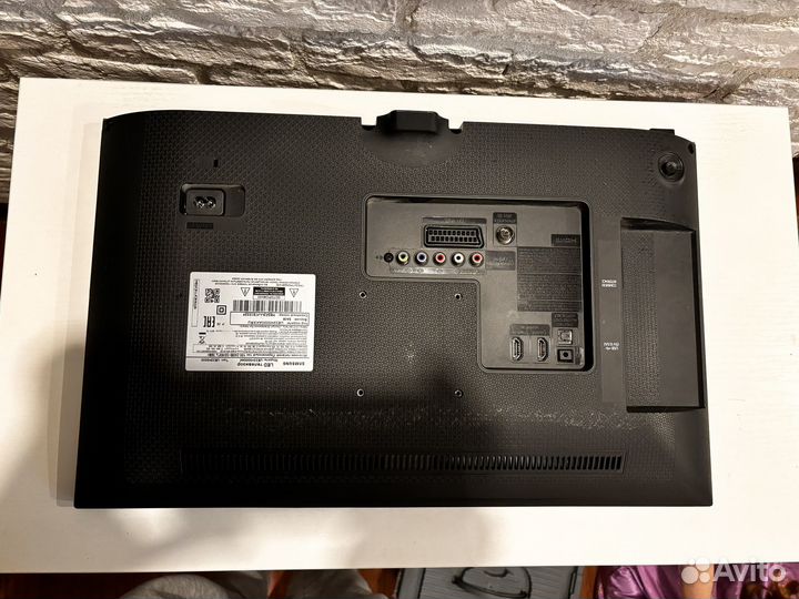 Телевизор Samsung UE22H5000AK