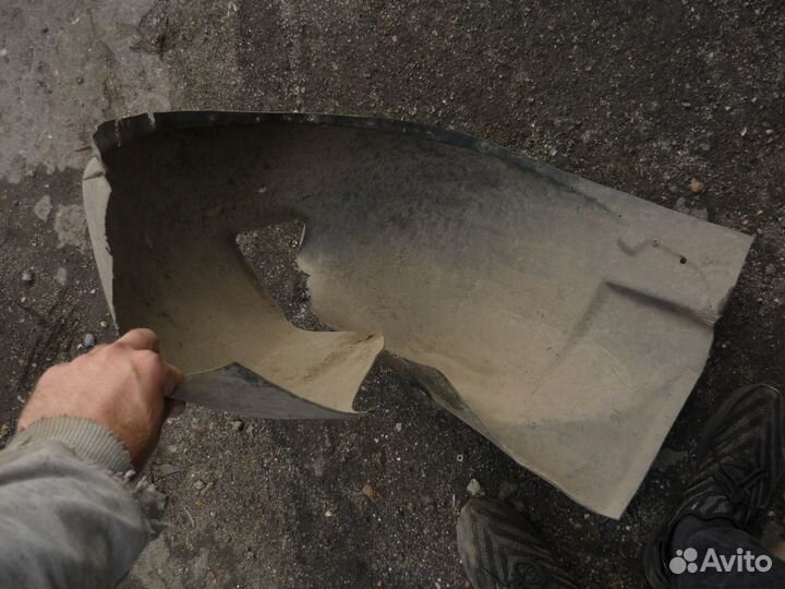 Подкрылок передний левый Фольцваген Гольф 3