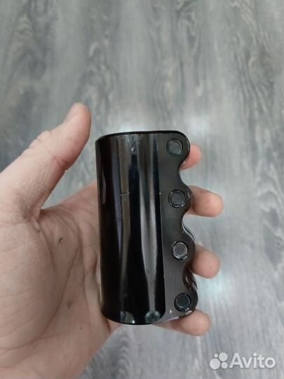 Зажим для трюкового самоката tilt