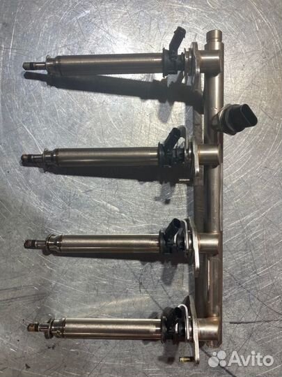 Топливная рампа Mercedes C-Class W205 M274 2.0