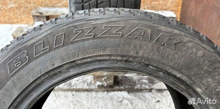 Bridgestone Blizzak DM-V1 235/60 R17