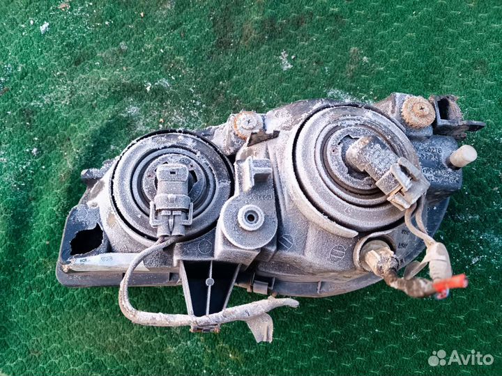 Фара передняя правая Toyota Corolla 8 E 11 2000г