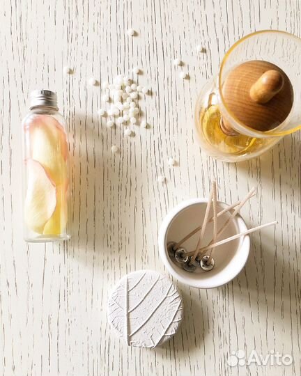 Свеча из оливкового премиального воска в гипсе