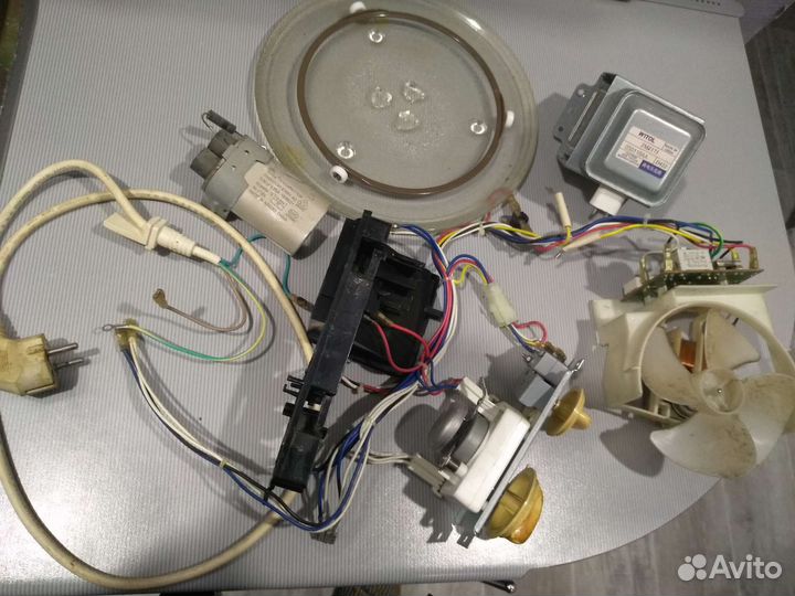 Микроволновая печь Elenberg бу на запчасти