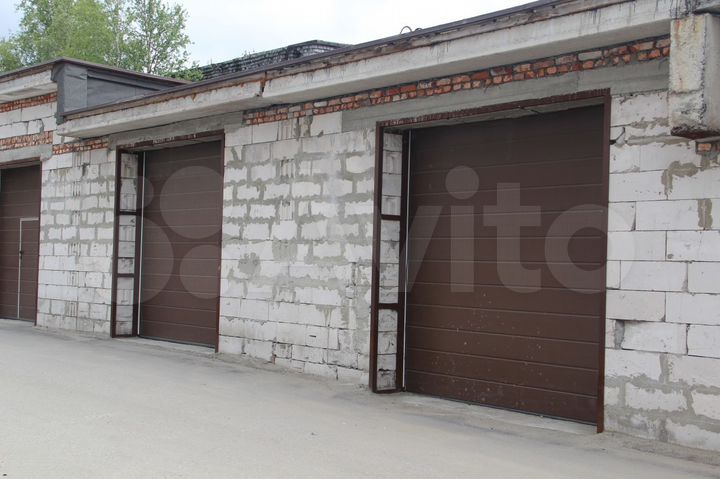 Гараж, > 30 м²