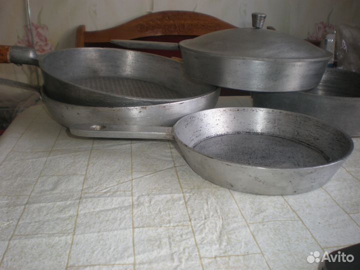 Сковороды чугунные советских времен