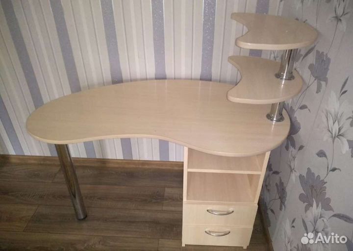 Стол для маникюра