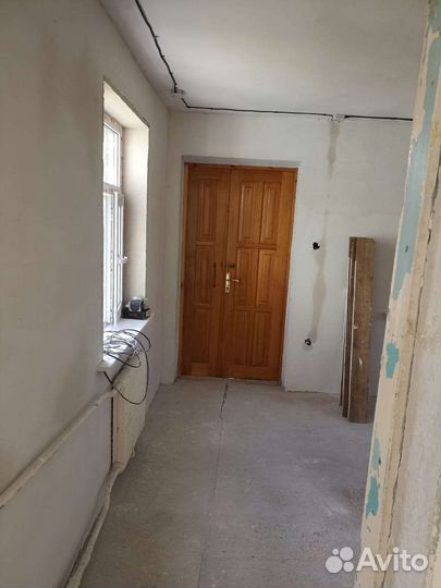 Дверь входная деревянная