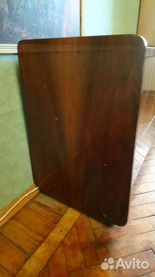 Горизонтальный шкаф для постельного белья