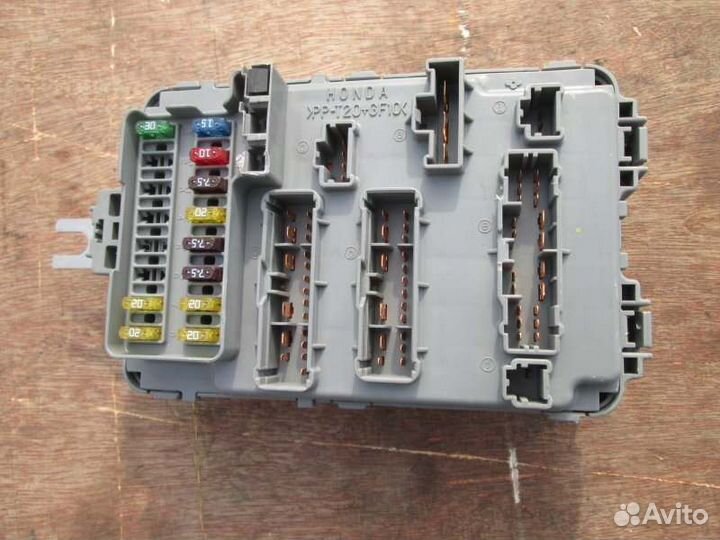 Блок предохранителей Honda Torneo CF3 F18B 2000/9