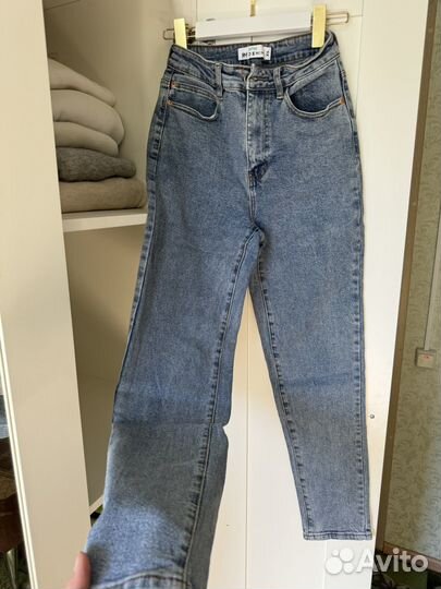 Джинсы