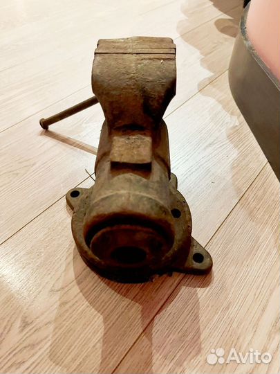 Тиски слесарные СССР