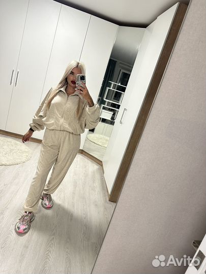 Спортивный костюм женский