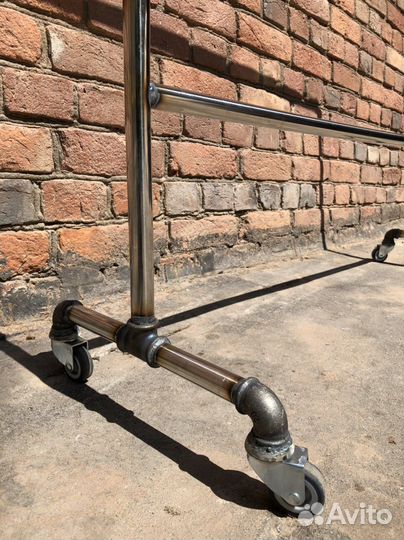 Рейл для одежды