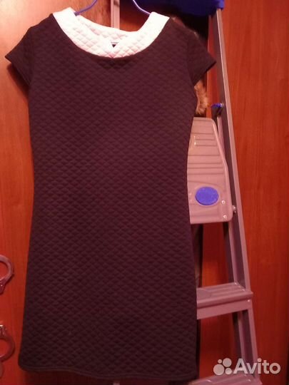 Много платьев