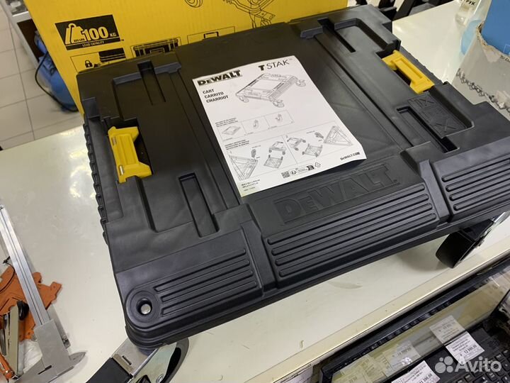 База с колесами dewalt tstak dwst1-71229