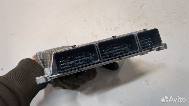 Блок управления двигателем Dacia Sandero 2012, 2015