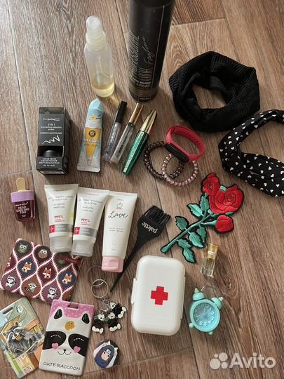 Косметика б/у и аксессуары пакетом