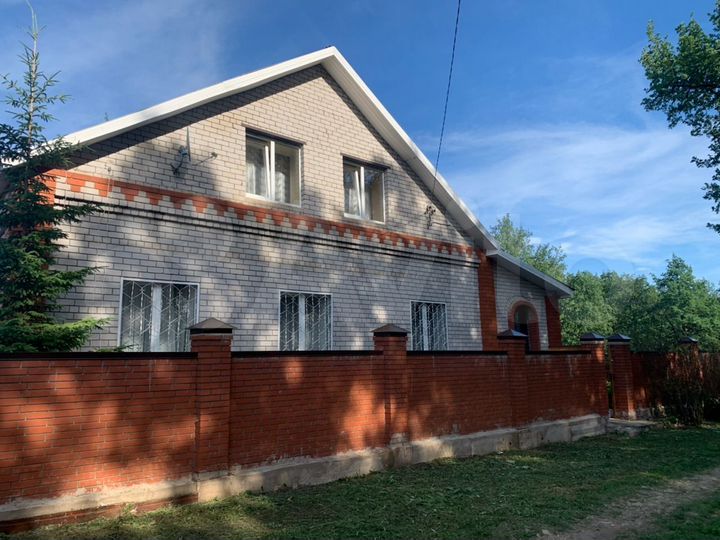 Дом 190 м² на участке 8 сот.