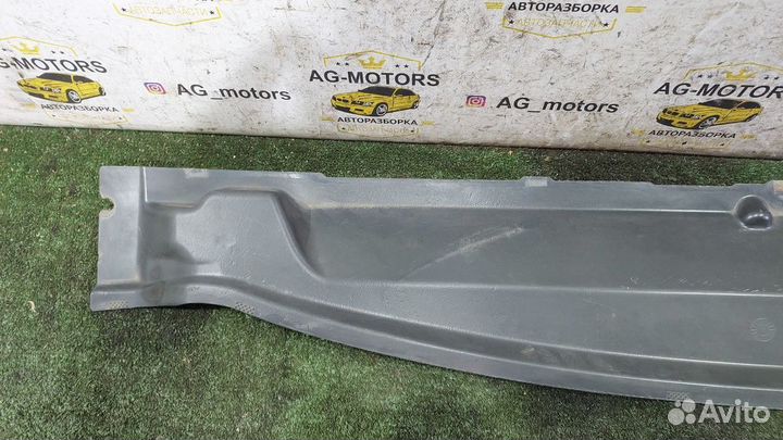 Планка под лобовое стекло Focus 2