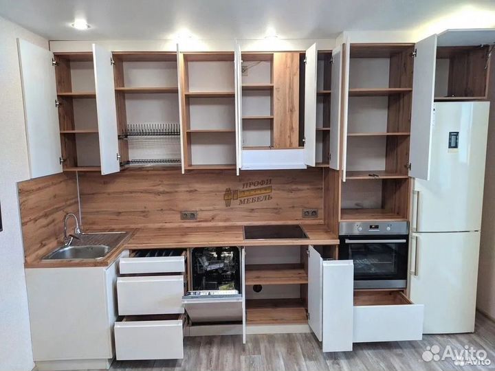 Кухонный гарнитур белый