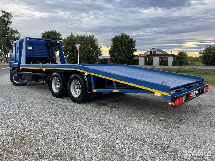 Эвакуаторная платформа ломанного типа сдокументами