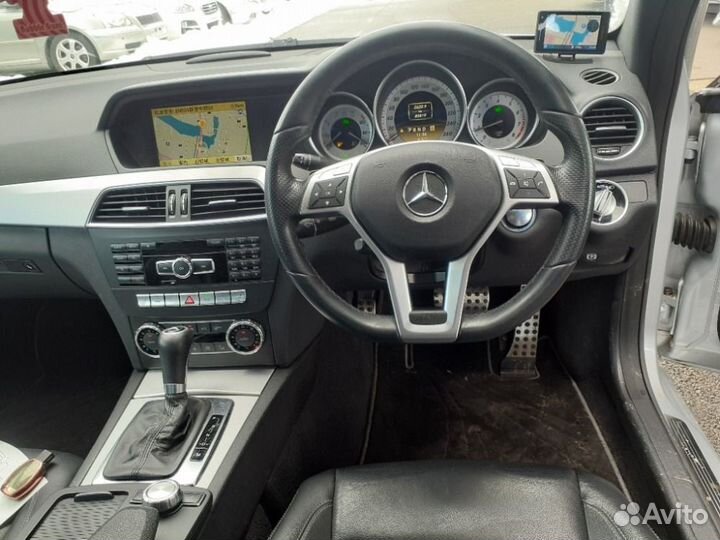 В разборе Mercedes-Benz C-class с204