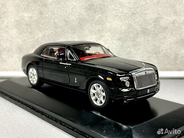 Редкая модель Rolls-Royce Phantom Black 1:43