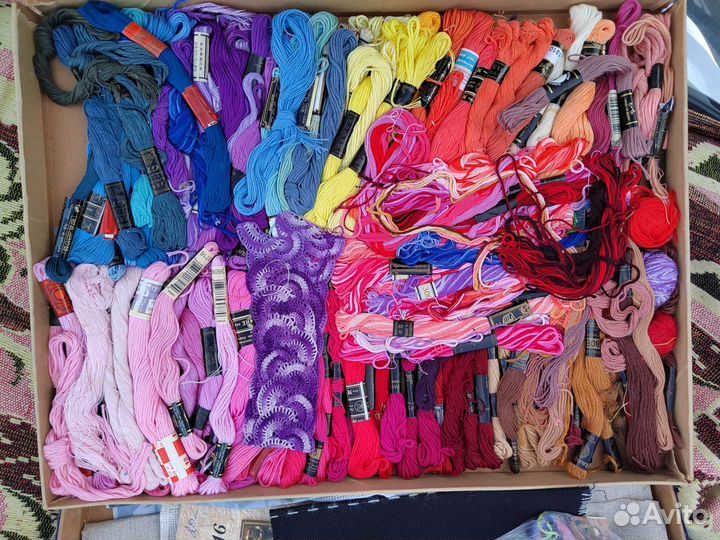 Набор нитей для вышивания