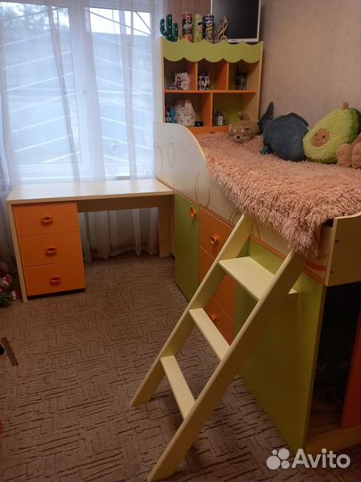 Набор детской мебели бу