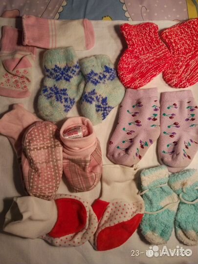 Носочки пинетки и шапки дев