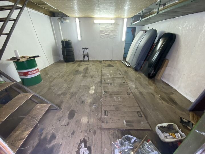 Гараж, > 30 м²