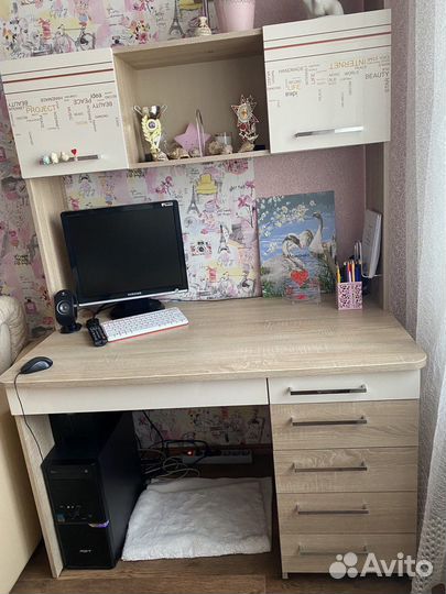 Компьютерный стол
