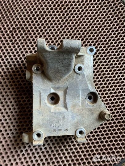 Кронштейн генератора Nissan Almera N16 QG15DE 2005