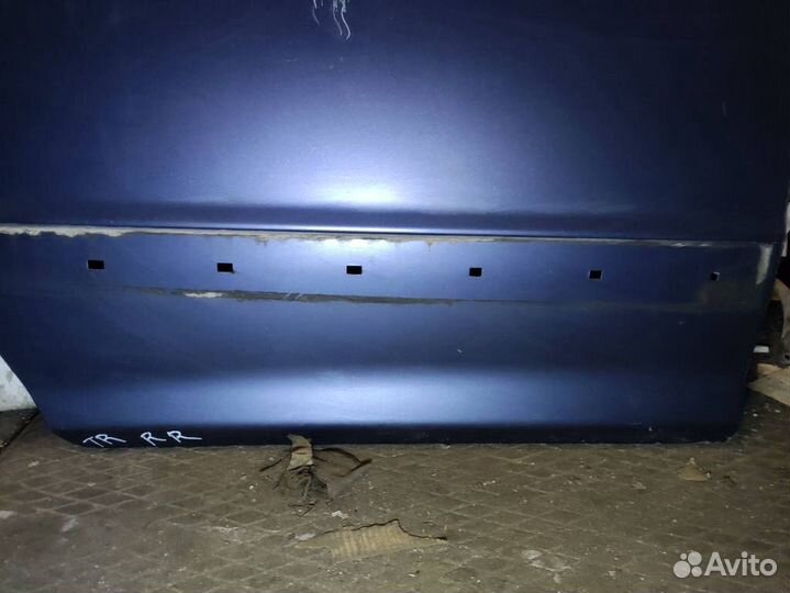 Задняя правая дверь Hyundai Trajet