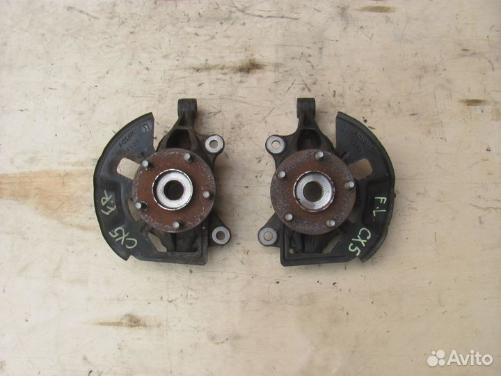 Поворотный кулак ступица Mazda CX-5 KE