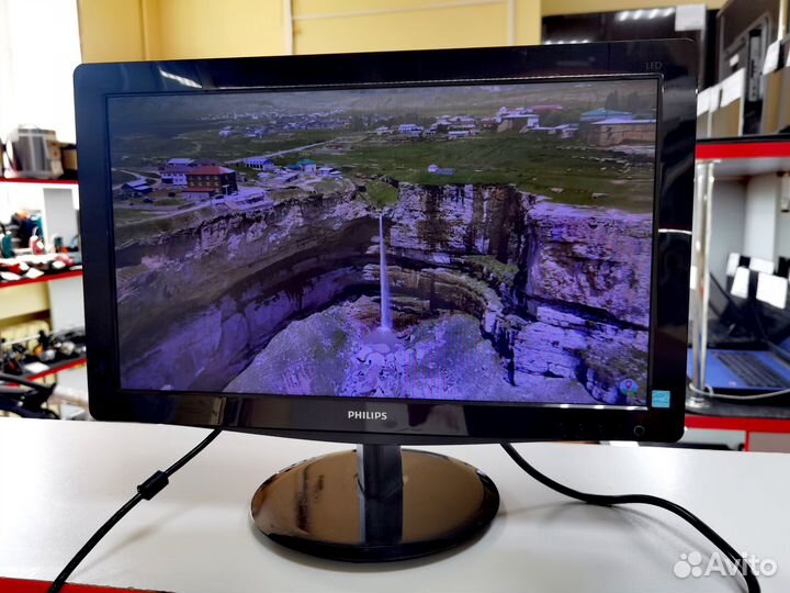 Широкоформатный монитор Philips 19 дюймов (эшп)