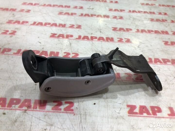 Замок двери задний левый Toyota Town Ace Noah SR50