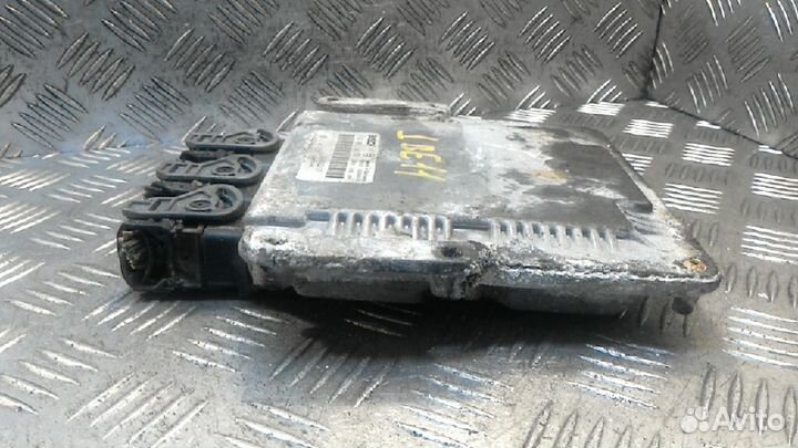 Блок управления двигателем Renault Laguna