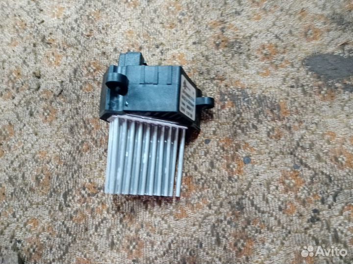 Резистор печки на Рейнж Ровер 04г