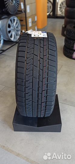 Opals SilverSnow F9 215/60 R16