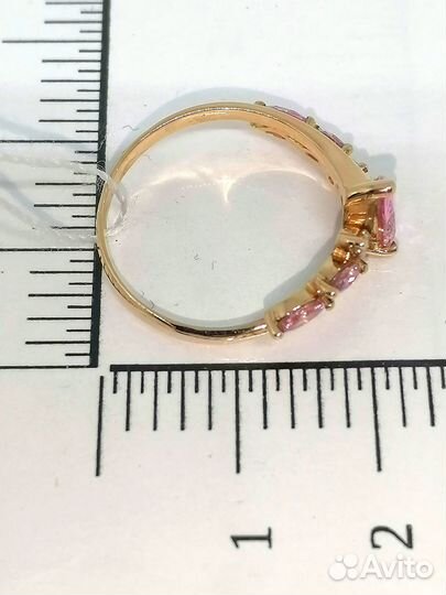 Золотое кольцо с камнем 17р